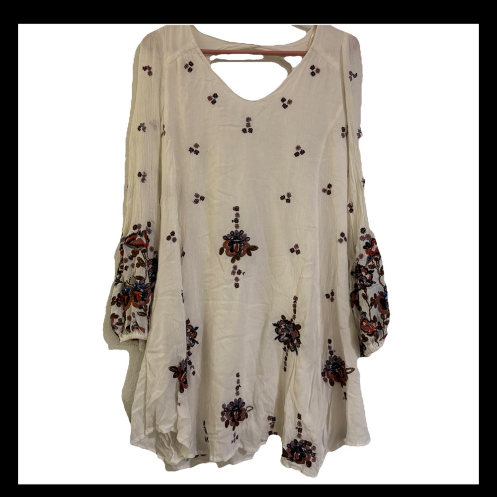 Free people XS . Embroidered Cream Women's Top